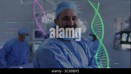 Sorridente piombo chirurgo che incrocia le braccia in sala operatoria dell'ospedale, con sovrapposizione grafica DNA Foto Stock