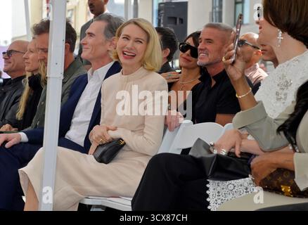 Los Angeles, Stati Uniti. 13 ottobre 2025. L'attrice Naomi Watts reagisce ai commenti durante una cerimonia di inaugurazione che la rende omaggio con la 2.825 stella sulla Hollywood Walk of Fame a Los Angeles lunedì 13 ottobre 2025. Foto di Jim Ruymen/UPI credito: UPI/Alamy Live News Foto Stock