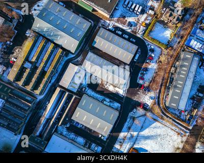 Vista aerea che si affaccia su una scena invernale presso la Tweedbank Industrial Estate, Scottish Borders Foto Stock