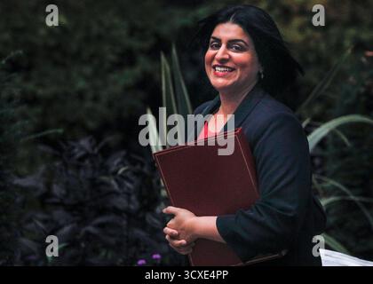 Londra, Regno Unito. 14 ottobre 2025. Shabana Mahmood, Ministro degli interni, deputato Birmingham Ladywood. I ministri partecipano alla riunione del gabinetto di governo a Downing Street, Londra, Regno Unito. Crediti: Imageplotter/Alamy Live News Foto Stock