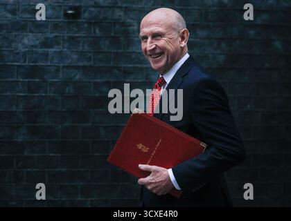 Londra, Regno Unito. 14 ottobre 2025. John Healey, Segretario alla difesa, deputato Rawmarsh e Conisbrough. I ministri partecipano alla riunione del gabinetto di governo a Downing Street, Londra, Regno Unito. Crediti: Imageplotter/Alamy Live News Foto Stock