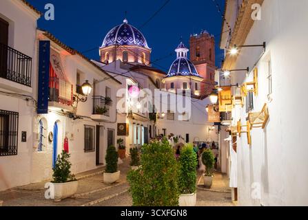 Altea, Spagna - 12 settembre 2025; città vecchia sulla costa mediterranea della Costa Blanca. Foto Stock