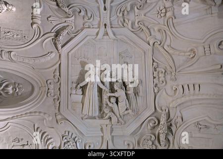 Stucco del XVII secolo di Jan Hansche sul soffitto della biblioteca dell'Abbazia di Park, abbazia premonstratense a Heverlee vicino Lovanio nel Brabante fiammingo, Belgio Foto Stock