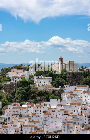 Villaggio di Carases nella provincia di Malaga, Andalusia. Spagna, Villaggio bianco Puebloc Blanco Foto Stock