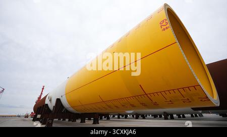 Sezione torre per turbine eoliche offshore con contrassegni di misurazione, Cina Foto Stock