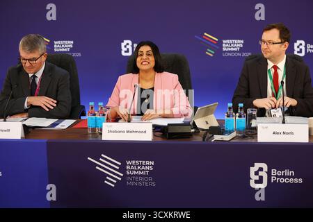 La segretaria di casa Shabana Mahmood inizia l'incontro mentre ospita le controparti dei Balcani occidentali durante il vertice dei Balcani occidentali a Lancaster House a Londra. Data foto: Mercoledì 15 ottobre 2025. Foto Stock