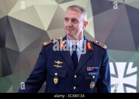 Indienststellungsappell der neuen Offizierschule der Luftwaffe, Roth, 15.10.2025 Halbortrait von Generalleutnant Holger Neumann, Inspekteur Luftwaffe Roth otto-Lilienthal-Kaserne Bayern Deutschland *** commissionamento della nuova Scuola ufficiale dell'Aeronautica militare, Roth, 15 10 2025 Sint-Roth del tenente generale Holger Neumann Roth, 20251015 Foto Stock