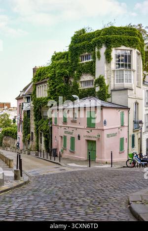 Ristorante la Maison Rose con ivy a Montmartre Parigi Francia 6 febbraio 2025 Foto Stock