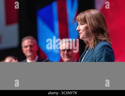 Liverpool, Regno Unito. 29 settembre 2025. La Cancelliera dello Scacchiere, Rachel Reeves, fa il suo discorso alla Conferenza del lavoro il giorno 2 della Conferenza 2025 a Liverpool. (Immagine di credito: © Gary Roberts/SOPA Images via ZUMA Press Wire) SOLO PER USO EDITORIALE! Non per USO commerciale! Foto Stock