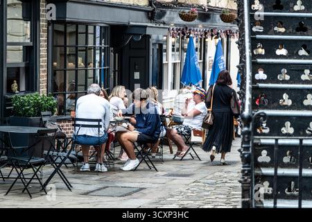 Vita urbana a Windsor – strade e momenti di città Foto Stock