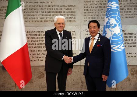 Roma, Italia. 16 ottobre 2025. Roma, Italia 16 ottobre 2025: Presidente della Repubblica Italiana Sergio Mattarella e Presidente della FAO Qu Dongyu. Leader globali, giovani e partner si riuniscono presso la sede della FAO a Roma per celebrare la giornata Mondiale dell'alimentazione 2025, chiedendo un'azione per garantire la sicurezza alimentare, proteggere il nostro pianeta e non lasciare indietro nessuno. Credito: Agenzia fotografica indipendente/Alamy Live News Foto Stock