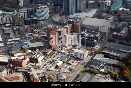 Vista aerea dello sviluppo tra Dutton Street e Bury New Road (A56) nel centro di Manchester, a nord dell'AO Arena Foto Stock