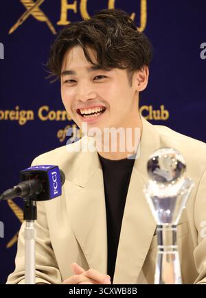 Tokyo, Giappone. 16 ottobre 2025. Il mago giapponese Ibuki parla al Foreign Correspondents' Club of Japan a Tokyo il 16 ottobre 2025. Il ventiquattrenne mago Ibuki ha vinto il Gran Premio di Close-Up Magic ai Campionati mondiali di magia della FISM (International Federation of Magic Societies) in Italia nel luglio 2025. (Foto di Yoshio Tsunoda/AFLO) Foto Stock