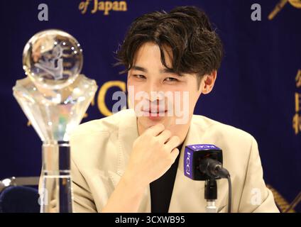 Tokyo, Giappone. 16 ottobre 2025. Il mago giapponese Ibuki parla al Foreign Correspondents' Club of Japan a Tokyo il 16 ottobre 2025. Il ventiquattrenne mago Ibuki ha vinto il Gran Premio di Close-Up Magic ai Campionati mondiali di magia della FISM (International Federation of Magic Societies) in Italia nel luglio 2025. (Foto di Yoshio Tsunoda/AFLO) Foto Stock