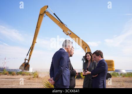 Madrid, Spagna. 16 ottobre 2025. Díaz AYUSO VISITA EL INICIO DE LAS OBRAS DE LA CIUDAD DE LA JUSTICIA DE MADRID Isabel Diaz Ayuso partecipa all'inizio dei lavori di costruzione della città di giustizia a Madrid giovedì 16 ottobre 2025. Crediti: CORDON PRESS/Alamy Live News Foto Stock
