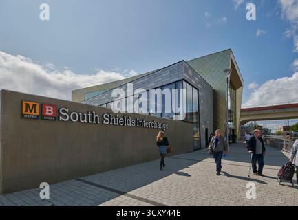 South Shields, Bus and Metro Passenger Transport Interchange, Tyneside, Inghilterra nord-orientale, Regno Unito Foto Stock
