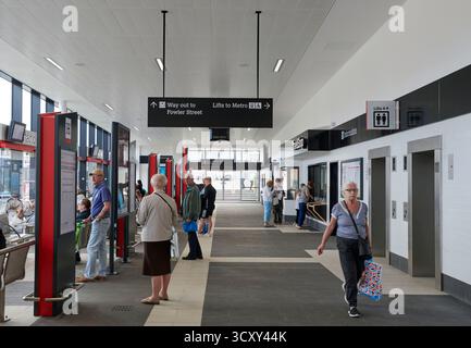 South Shields, Bus and Metro Passenger Transport Interchange, Tyneside, Inghilterra nord-orientale, Regno Unito Foto Stock