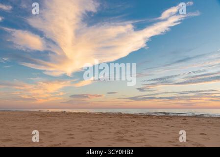 Splendido tramonto sul lago Michigan a Grand Haven, Michigan, Stati Uniti. Foto Stock