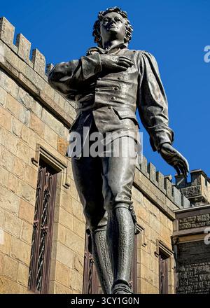 Statua di Nathan Hale (1889) ad Hartford, CT, recentemente restaurata al suo colore originale. I progetti di restauro artistico hanno rimosso macchie e corrosione. Foto Stock