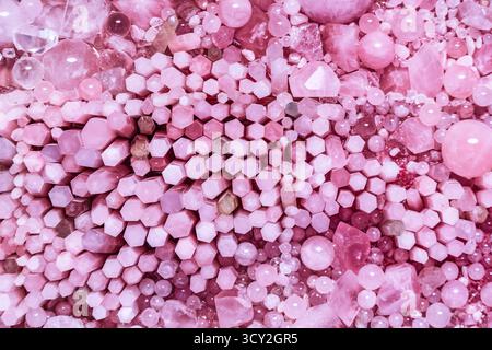 Vista ravvicinata delle pareti di quarzo rosa nello spazio di meditazione di Mareterra Monaco Foto Stock