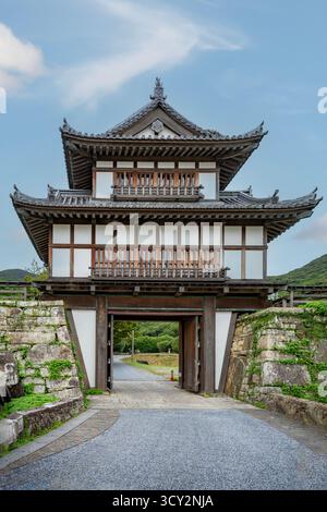 Porta d'ingresso al Castello di Kaneishi, Tsushima, Giappone Foto Stock