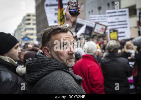 DEU Germania Germania Germania Berlino dimostrazione ' marcia delle donne, che è stata organizzata dal membro AFD, la donna curda Leyla Bilge. La protesta è stata diretta Foto Stock