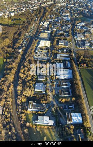 Vista aerea, zona industriale Gewerbestrasse, zona industriale Rosendahler Strasse, Gevelsberg, regione della Ruhr, Renania settentrionale-Vestfalia, Germania, ferrovia Foto Stock