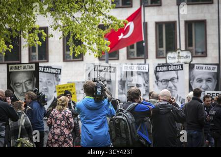 DEU Germany Germany Germany Berlin protesta organizzata da Reporters Without Borders e Amnesty International in occasione della giornata internazionale della libertà di stampa. Loro prota' Foto Stock
