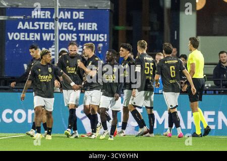 Eindhoven, Paesi Bassi. 17 ottobre 2025. EINDHOVEN, 17-10-2025, Jan Louwers Stadium, Dutch Keukenkampioendivisie football, stagione 2025/2026, partita tra FC Eindhoven e Vitesse, le immagini mostrano che Vitesse celebra i 0-1 crediti: Pro Shots/Alamy Live News Foto Stock