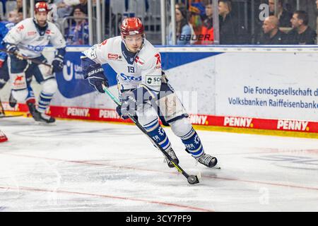 Mannheim, Germania. 17 ottobre 2025. Hakon Haenelt (Schwenninger Wild Wings, n. 19), Freisteller, Adler Mannheim vs. Schwenninger Wild Wings, Eishockey, Deutsche Eishockey Liga, DEL, 11. Spieltag, Saison 2025/2025, 17.10.2025, foto: Eibner-Pressefoto/Wessely Credit: dpa/Alamy Live News Foto Stock