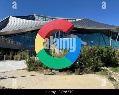 Vista esterna del campus di Google Bay View - Mountain View, California, Stati Uniti - 11 ottobre 2025 Foto Stock