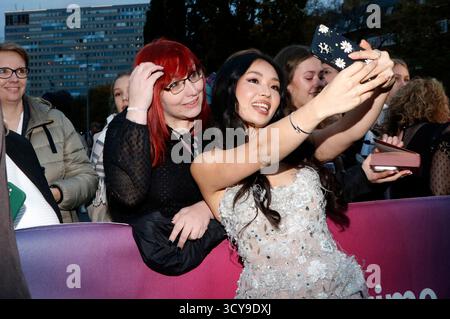 Andrea Guo bei der Premiere der 2. Staffel der Amazon prime Video serie "Maxton Hall - Die Welt zwischen uns" im Tempodrom. Berlino, 17.10.2025 Foto Stock
