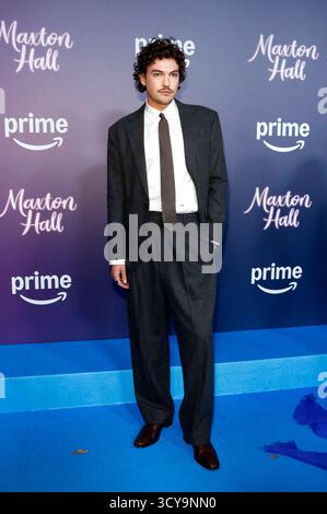 Justus Riesner bei der Premiere der 2. Staffel der Amazon prime Video serie Maxton Hall - Die Welt zwischen uns im Tempodrom. Berlino, 17.10.2025 *** Justus Riesner alla premiere della seconda stagione della serie Amazon prime Video Maxton Hall Die Welt zwischen uns al Tempodrom Berlin, 17 10 2025 foto:XA.xBuggex/xFuturexImagex maxton 5075 Foto Stock