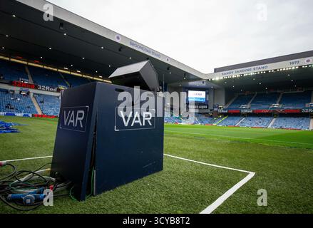 Ibrox Stadium, Glasgow, Regno Unito. 18 ottobre 2025. Scottish Premiership Football, Rangers contro Dundee United; stazione VAR presso Ibrox Credit: Action Plus Sports/Alamy Live News Foto Stock
