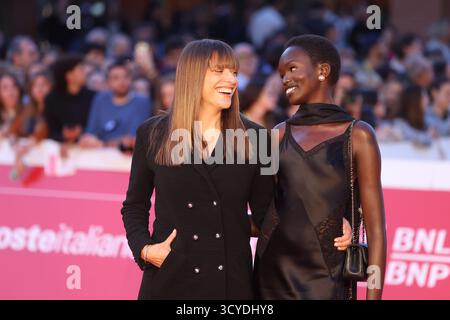 ROMA ITALIA 18 OTTOBRE 2025 ROMA CINEMA FEST GIORNO 4 presso l'Auditorium Parco della musica di Roma l'attrice rossa americana Angelina Jolie cammina sul Red carpet Foto Stock