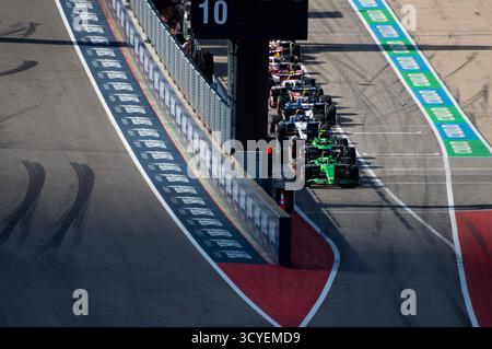 18 ottobre 2025: Le vetture di F1 prendono posizione all'inizio della sessione di qualificazione al Gran Premio degli Stati Uniti di Formula 1 MSC Cruises, Circuit of the Americas. Austin, Texas. Mario Cantu/CSM Foto Stock