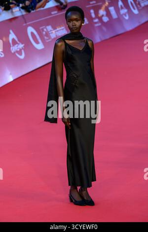 Roma, Italia. 18 ottobre 2025. Anyier Anei partecipa al Red carpet "Couture" durante il 20° Festival del Cinema di Roma all'Auditorium Parco della musica di Roma, 18 ottobre 2025. Crediti: Insidefoto/Alamy Live News Foto Stock