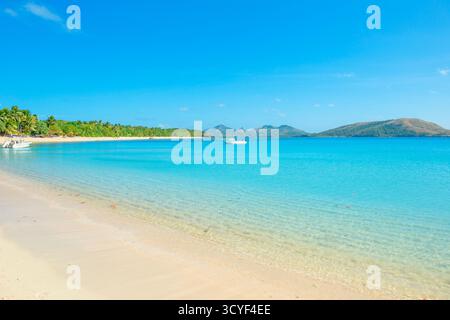 Spiaggia di sabbia tropicale, isola di Nacula, isole Yasawa, Figi Foto Stock