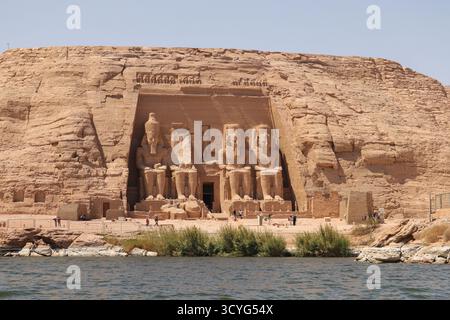 Antico tempio egizio di Ramsete II (tempio Abu Simbel) Foto Stock