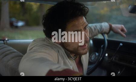 The Mastermind (2025) diretto da Kelly Reichardt e interpretato da Josh o'Connor nel ruolo di James Blaine Mooney. Nel Massachusetts degli anni '1970, un uomo di famiglia di periferia pianifica segretamente una rapina d'arte amatoriale che si disgrega rapidamente. La pubblicità è ancora SOLO PER USO EDITORIALE. Credito: BFA / MUBI Foto Stock