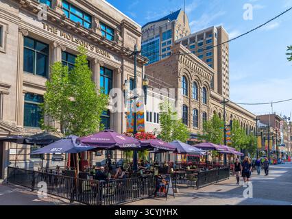 Restaurant and stores on Stephen Avenue (8th Ave SW), Calgary, Alberta, Canada Foto Stock
