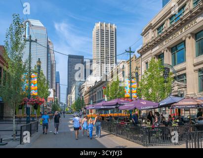 Restaurant and stores on Stephen Avenue (8th Ave SW), Calgary, Alberta, Canada Foto Stock