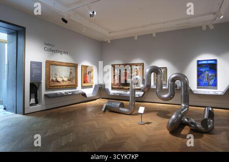Aberdeen Art Gallery, fondata nel 1884 in un edificio progettato da Alexander Marshall Mackenzie, con un campo di scultura aggiunto nel 1905, Scozia, Regno Unito Foto Stock