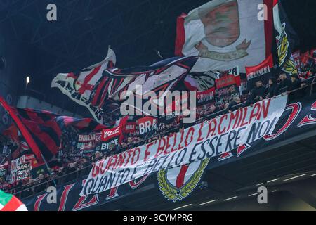 Milano, Italia. 19 ottobre 2025. Tifosi dell'AC Milan visti durante la partita di calcio di serie A 2025/26 tra l'AC Milan e l'ACF Fiorentina allo Stadio San Siro di Milano crediti: dpa/Alamy Live News Foto Stock