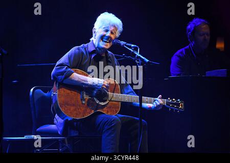 REGNO UNITO. 19 ottobre 2025. LONDRA, INGHILTERRA - 19 OTTOBRE: Graham Nash si esibisce al Palladium il 19 ottobre 2025 a Londra, EnglandCAP/Mar © Mar/Capital Pictures Credit: Capital Pictures/Alamy Live News Foto Stock