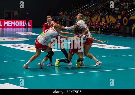 ANKARA, TURCHIA, 19 ottobre 2025; Turchia gioca per la EHF Euro 2026 femminile contro la Danimarca. Foto Stock
