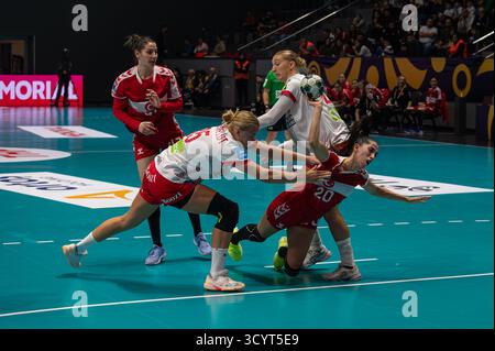 ANKARA, TURCHIA, 19 ottobre 2025; Turchia gioca per la EHF Euro 2026 femminile contro la Danimarca. Foto Stock