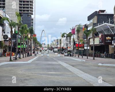 Tijuana, Baja California, Messico - 14 marzo 2025: Orologio monumentale di Tijuana o Millennium Arch uno dei simboli più importanti di questo confine Foto Stock