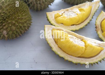 Famoso re di musang durian di frutti della Malesia, dolce carne cremosa dorata Foto Stock