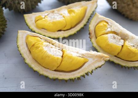 Famoso re di musang durian di frutti della Malesia, dolce carne cremosa dorata Foto Stock